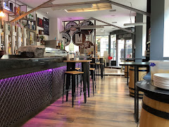 Los Metales Bar & Kitchen