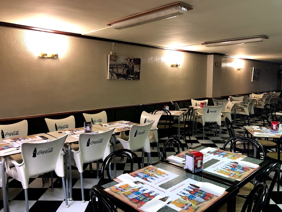 Cafetería Pirámides