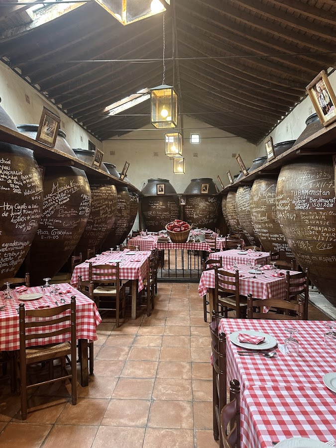 Mesón Cuevas del Vino