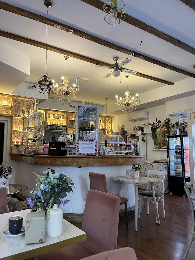 Nuevo Boulevard N5 - Restaurante & Cafetería