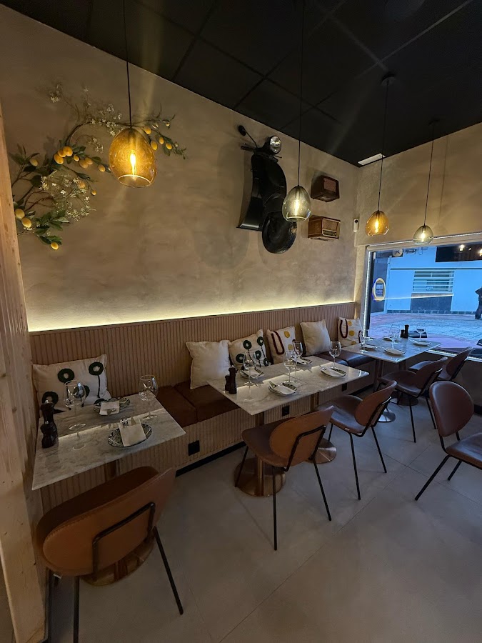 Pizzería FIOR DI LATTE/ Restaurante italiano
